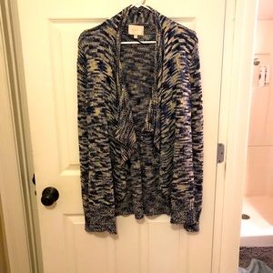 Women’s swing sweater.